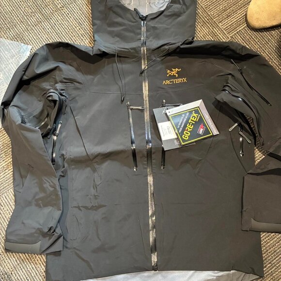 Arc'teryx Men's Black Jacket - Picture 1 of 6